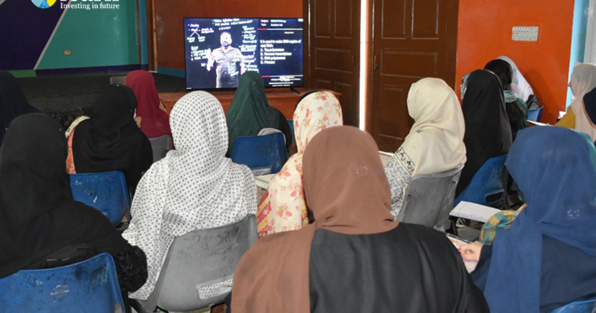 image of female students in gilgit learning online from ulearn platform