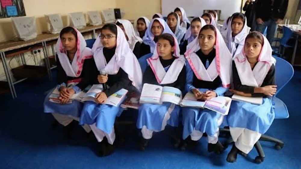 image of students of a school to represent Punjab Hands Over Thousands of Schools to Private Sector